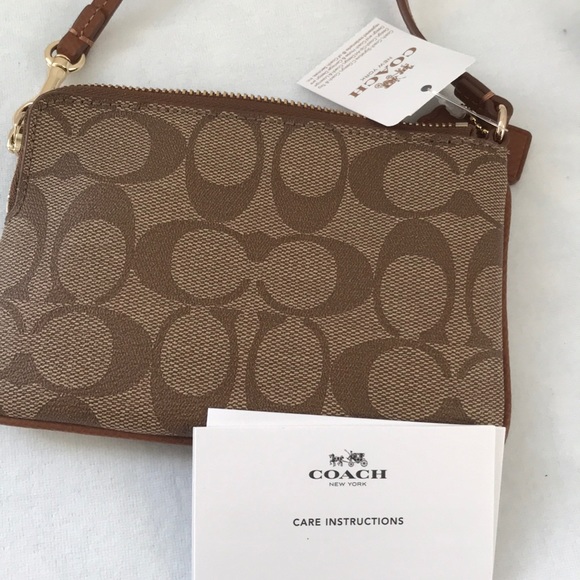 Coach Wristlet - Picture 5 of 5